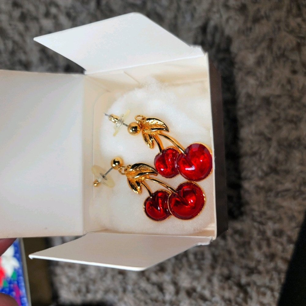 Vintage Avon Cheery Cherry Earrings